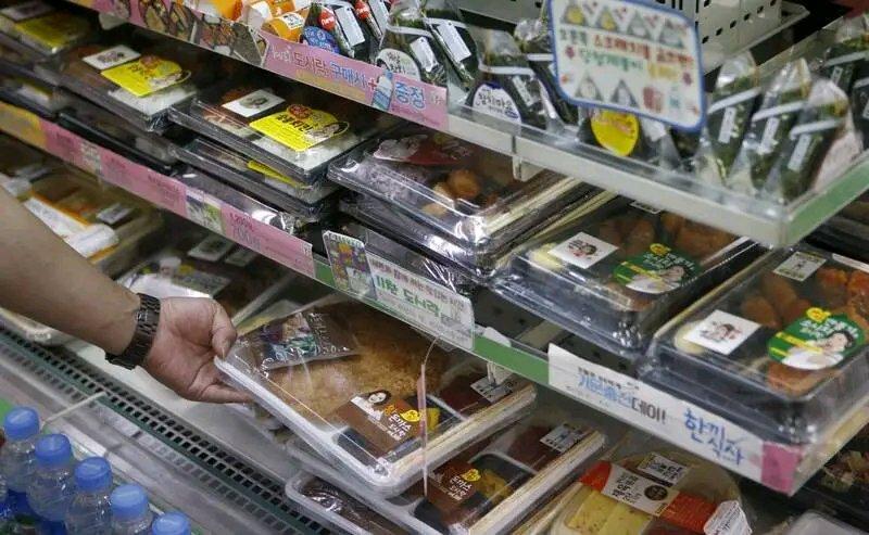 韩国这起事件真让人唏嘘。忠清北道清州市梧仓邑一名五十多岁男子，因连续十天几乎没进