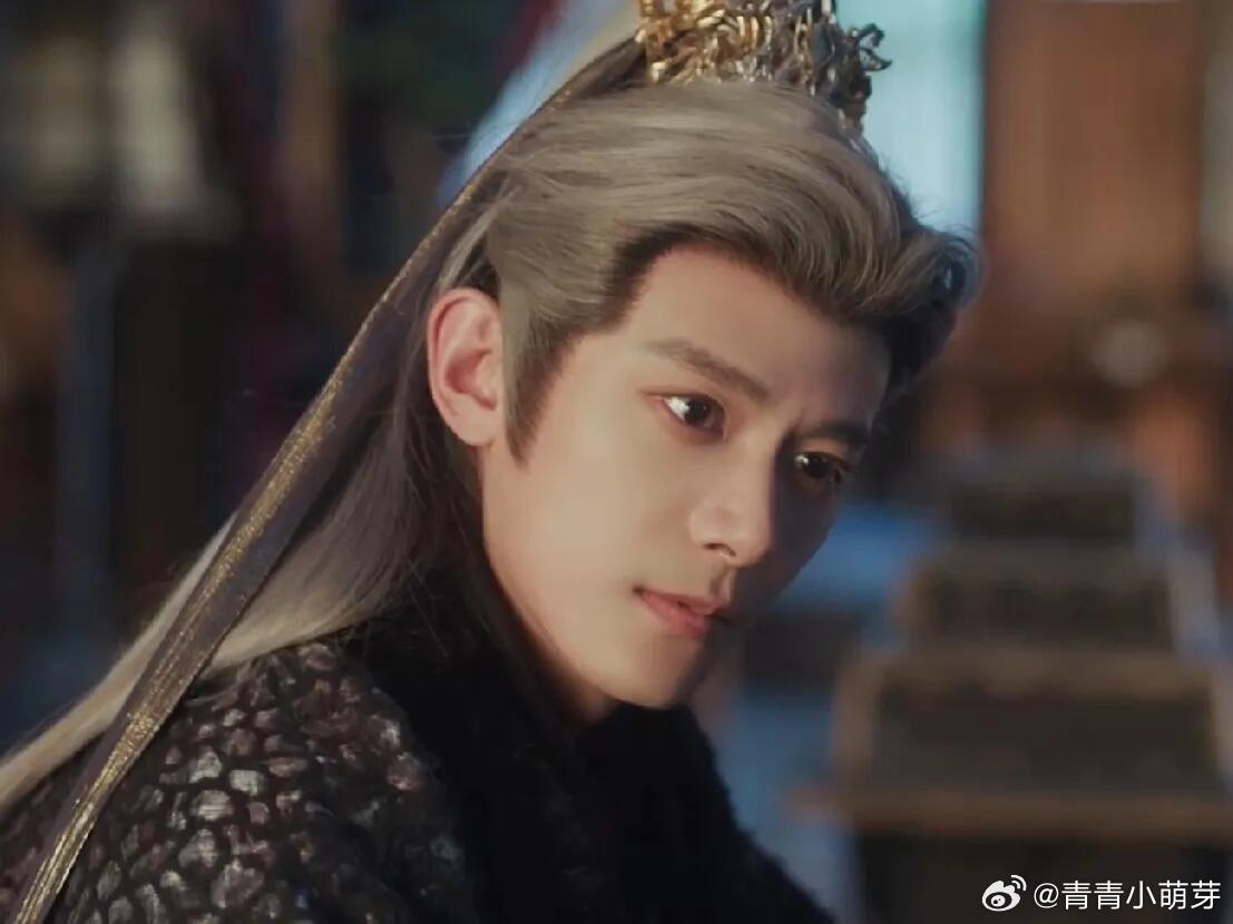 在《逐玉》的世界里，看过原著才惊觉，全剧最让人意难平的角色，非魏严莫属。不像随元