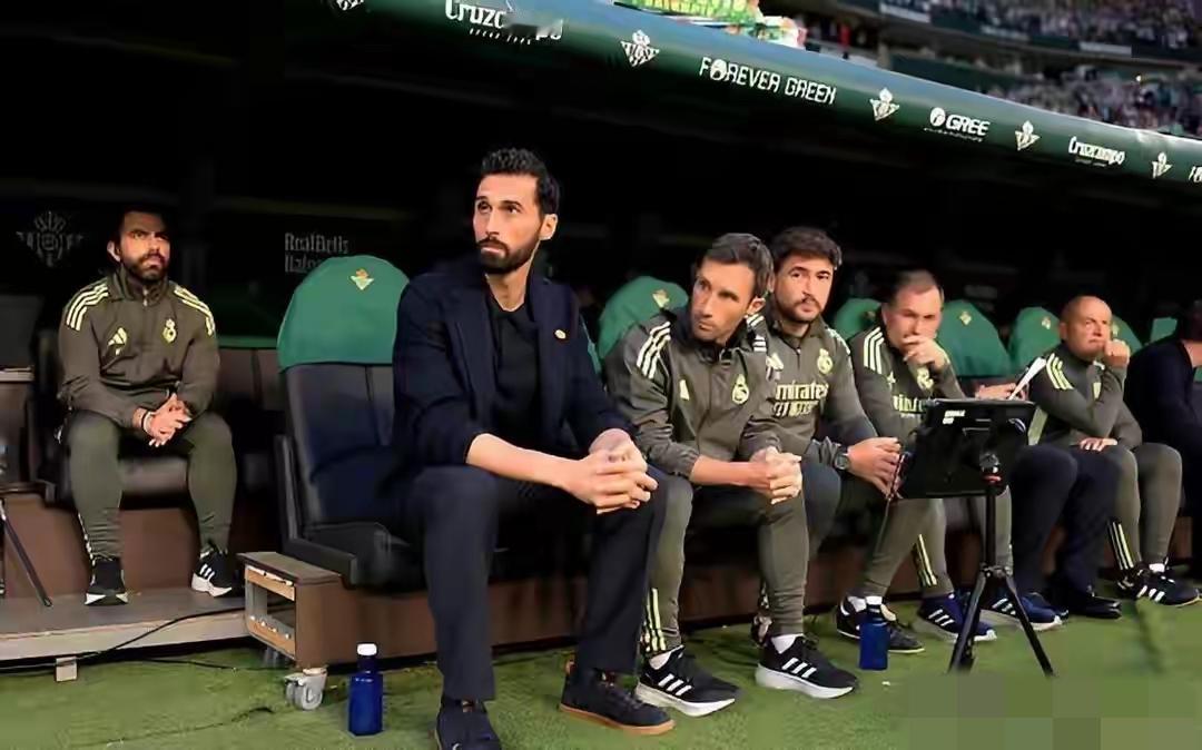 目前，皇马33轮积74分，巴萨32轮积82分，双方差距8分！如果巴萨第33轮