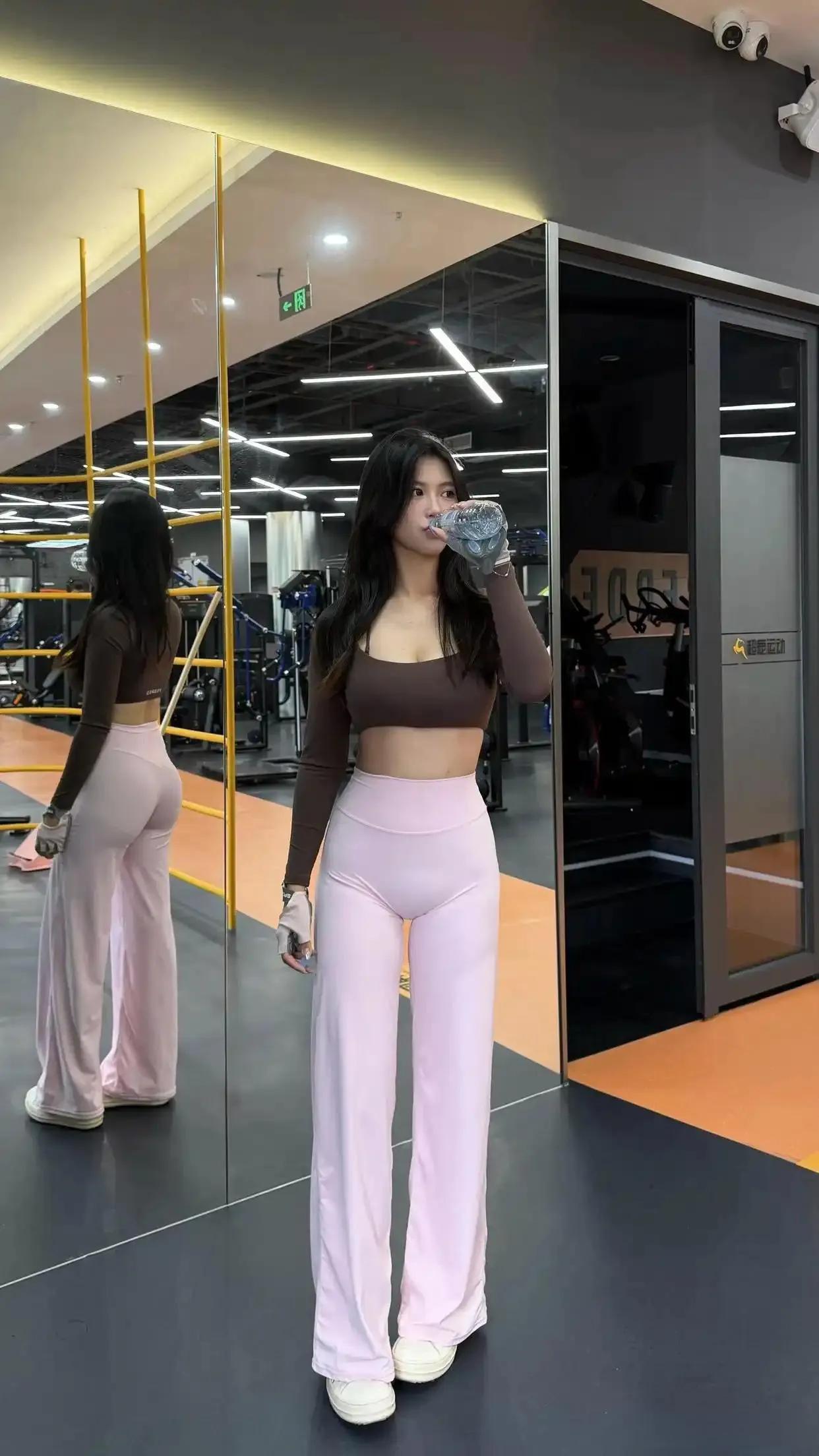 健身的女人，才是人间绝色你见过喜欢健身的女人吗？那是一种刻在骨子里的美，不