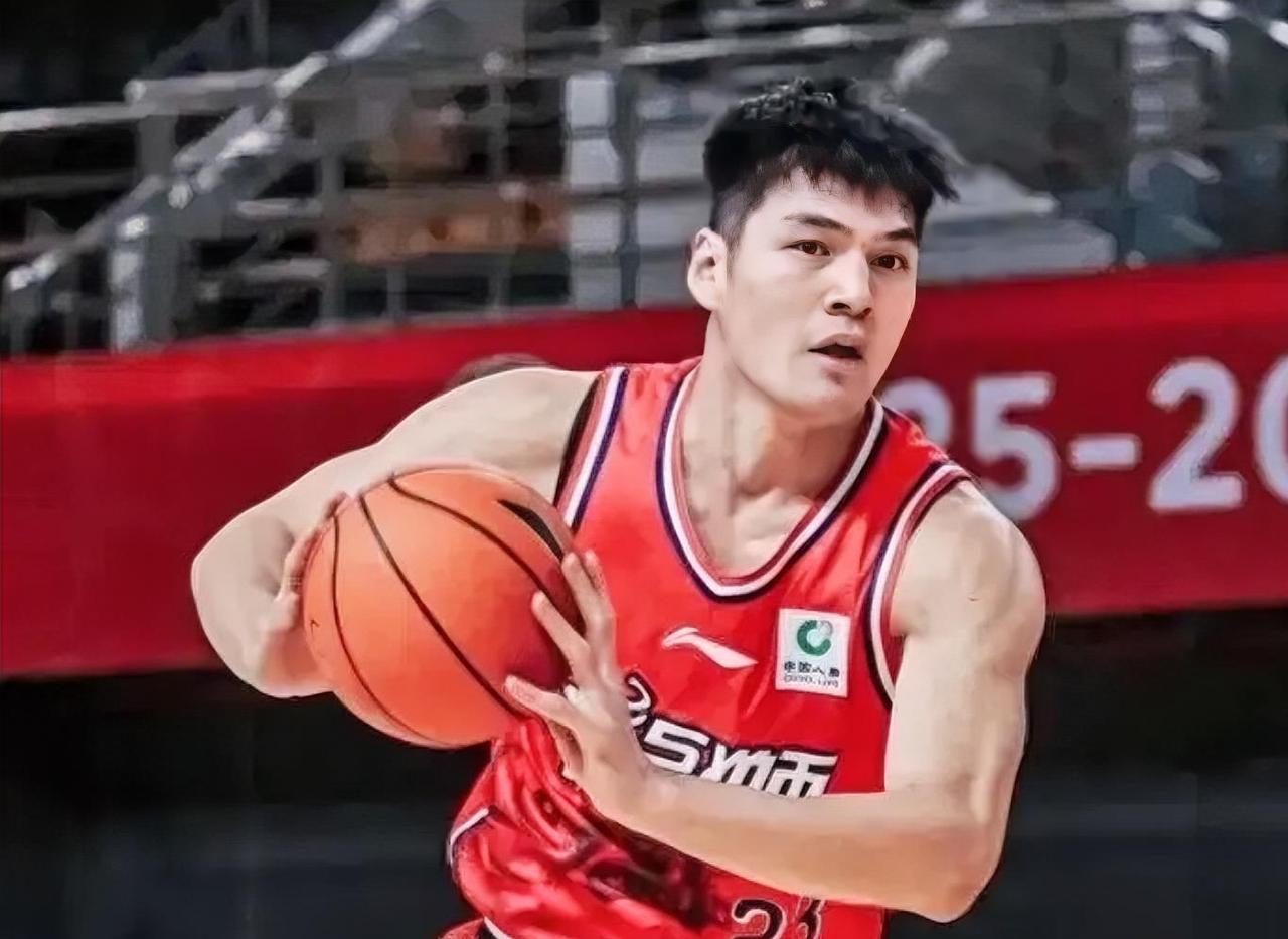 有一说一，今日陈国豪和徐昕的表现根本不在一个档次！徐昕：今日出战31分钟，