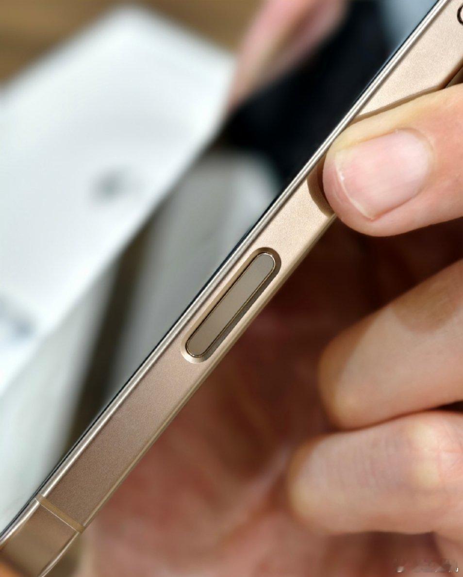 iPhone拍照键或被取消说实话，取消也没什么，iPhone的这个拍照键做的并