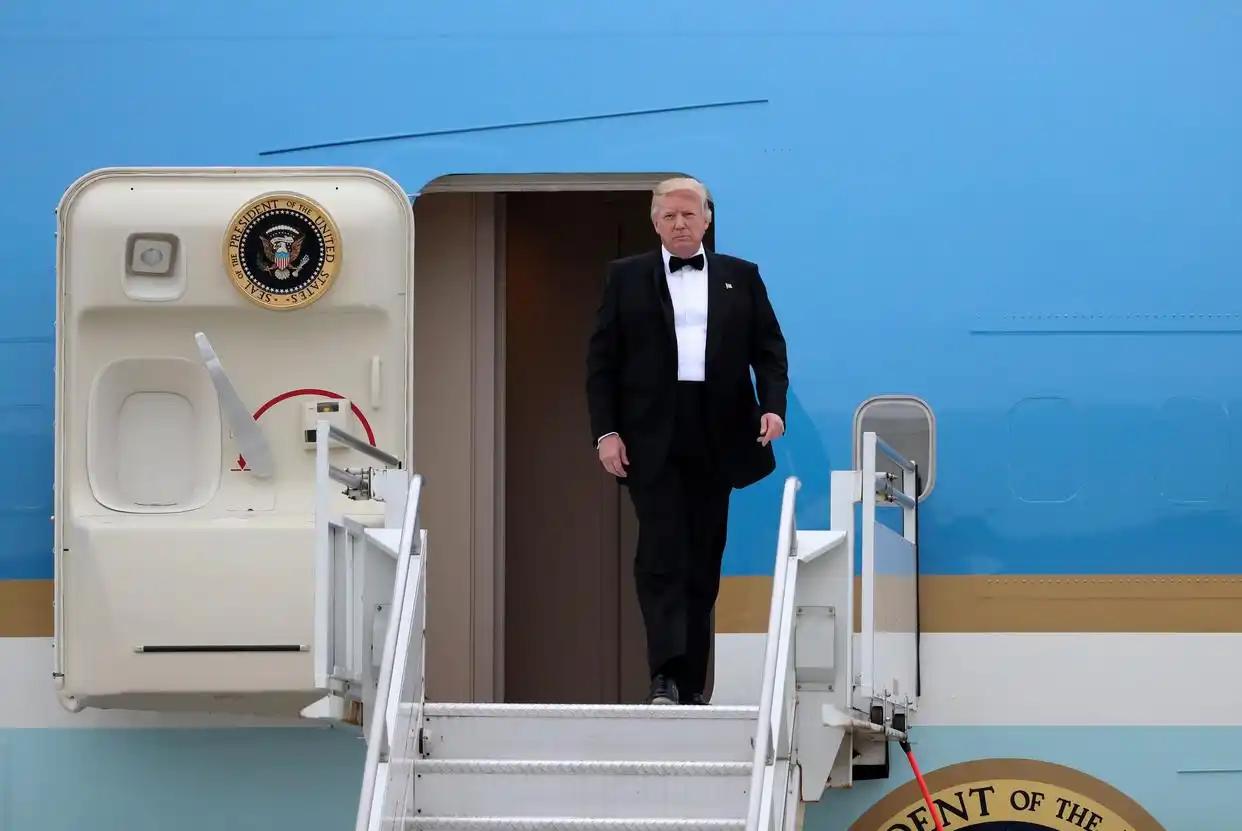 特朗普一举推翻美国对台湾44年来的保证，“台独”彻底要凉了！日前，美国总统特