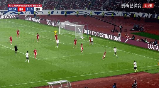 中国男足0-1，多名球员表现差劲！球员表现评分：1，朱辰杰：7分，遗憾伤退2