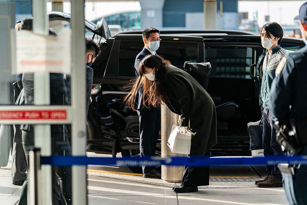 真子同丈夫小室圭抵达纽约 准备在美国定居_zzd_学生时代