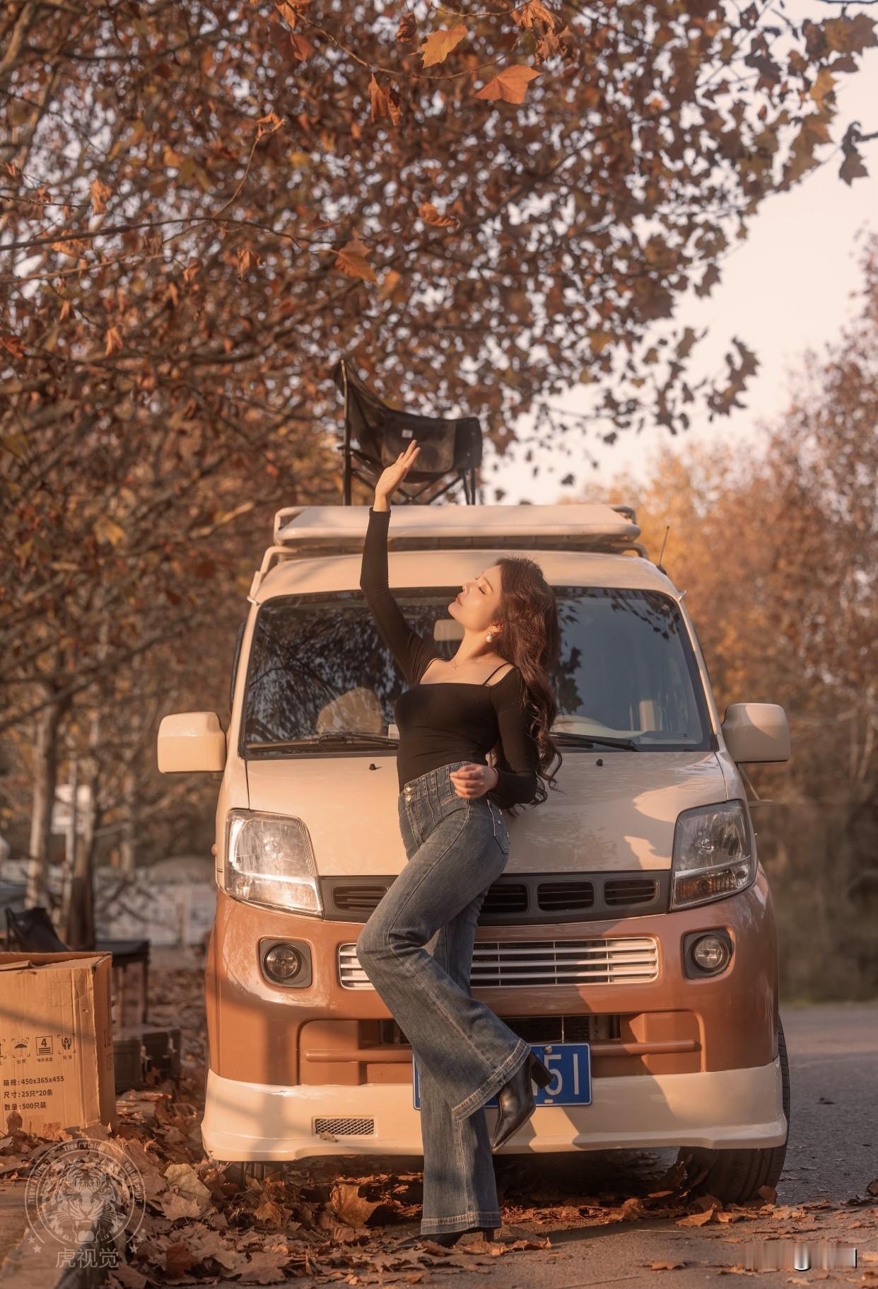 一眼沦陷的神级美图秋叶落，美人笑，岁月静好。