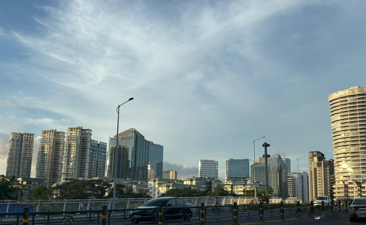 如果房价稳定，大家会不会积极买房？因为一些原因，在很多场合的聚会中，都会有意无