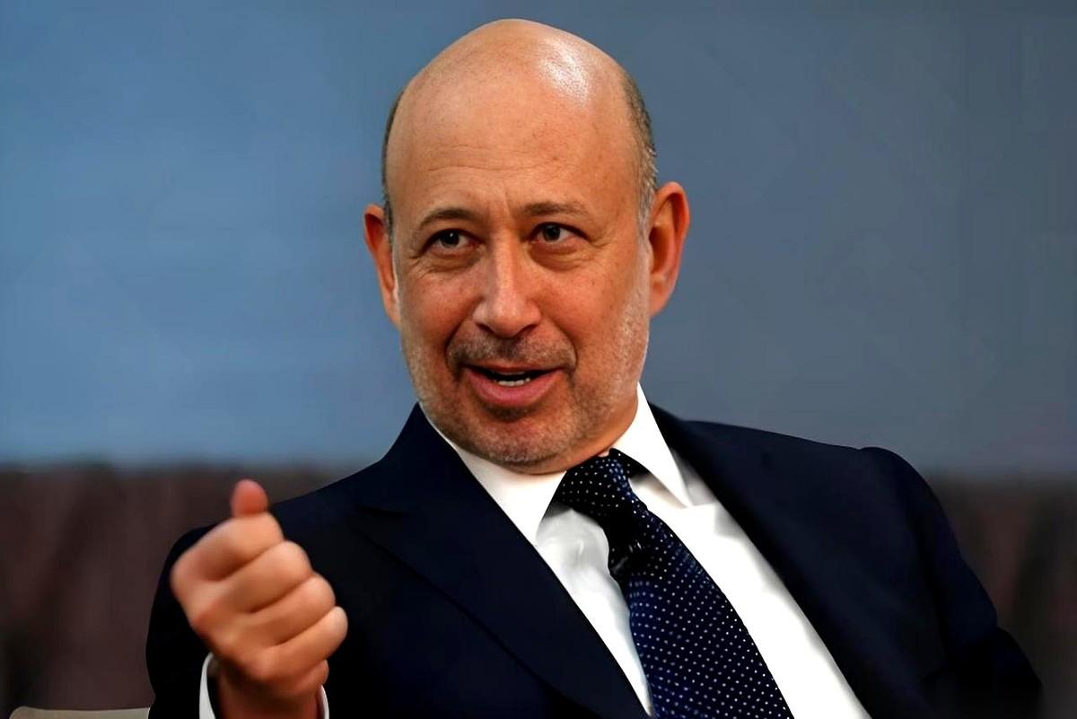 前高盛CEO布兰克费恩，一句话就把华尔街的招聘规则给掀了。他说，别总跟我提哈佛