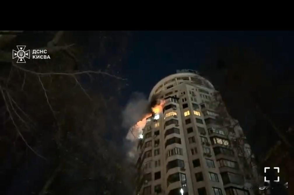 泽连斯基：俄发射超70枚导弹及450架攻击无人机2月3日，针对昨夜今晨俄罗斯