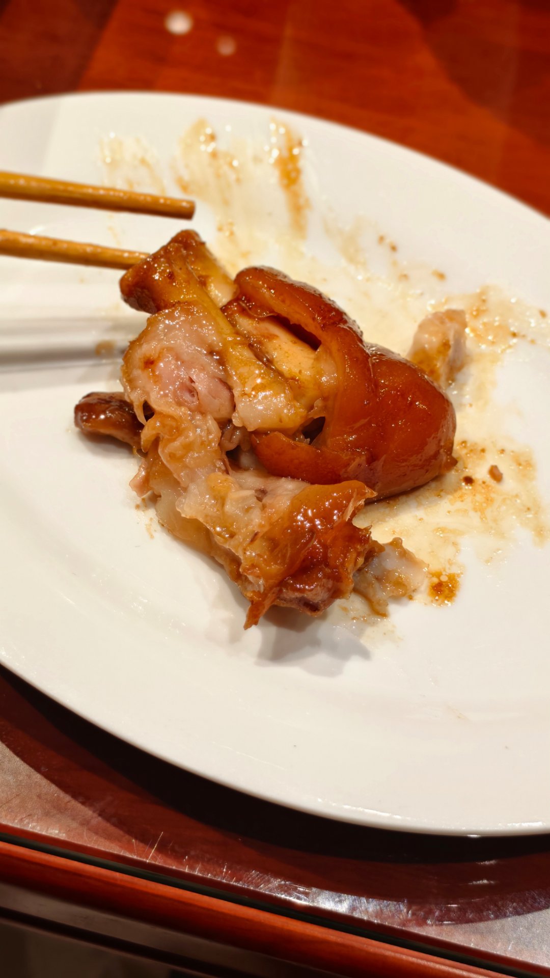 今天的晚饭，老板说今天工作完成的不错，多奖励一份猪蹄子[大笑][大笑]​​​