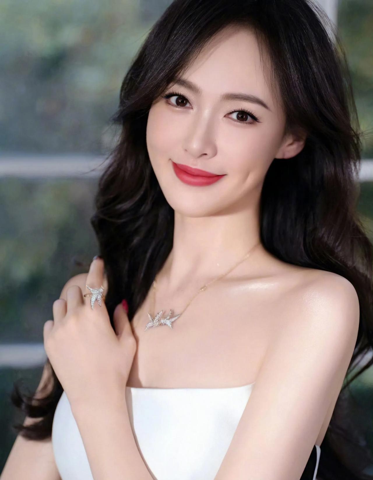 古二放出录音,曝王家卫和秦雯录音,王家卫说:“告诉你唐嫣呢,是个很装的人!”