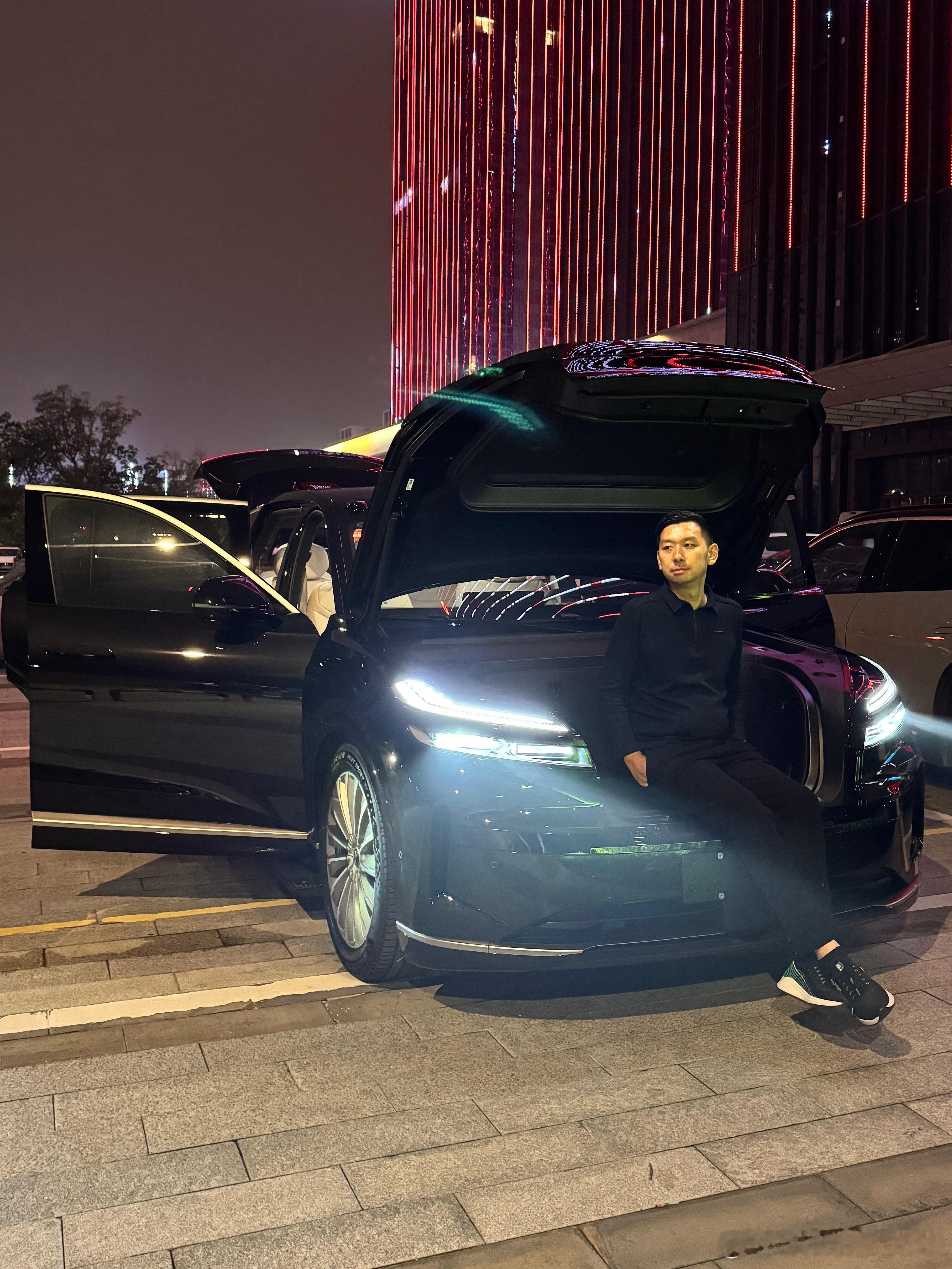 等老婆下楼…被围观了…特来哥蔚来乐道l90​​​