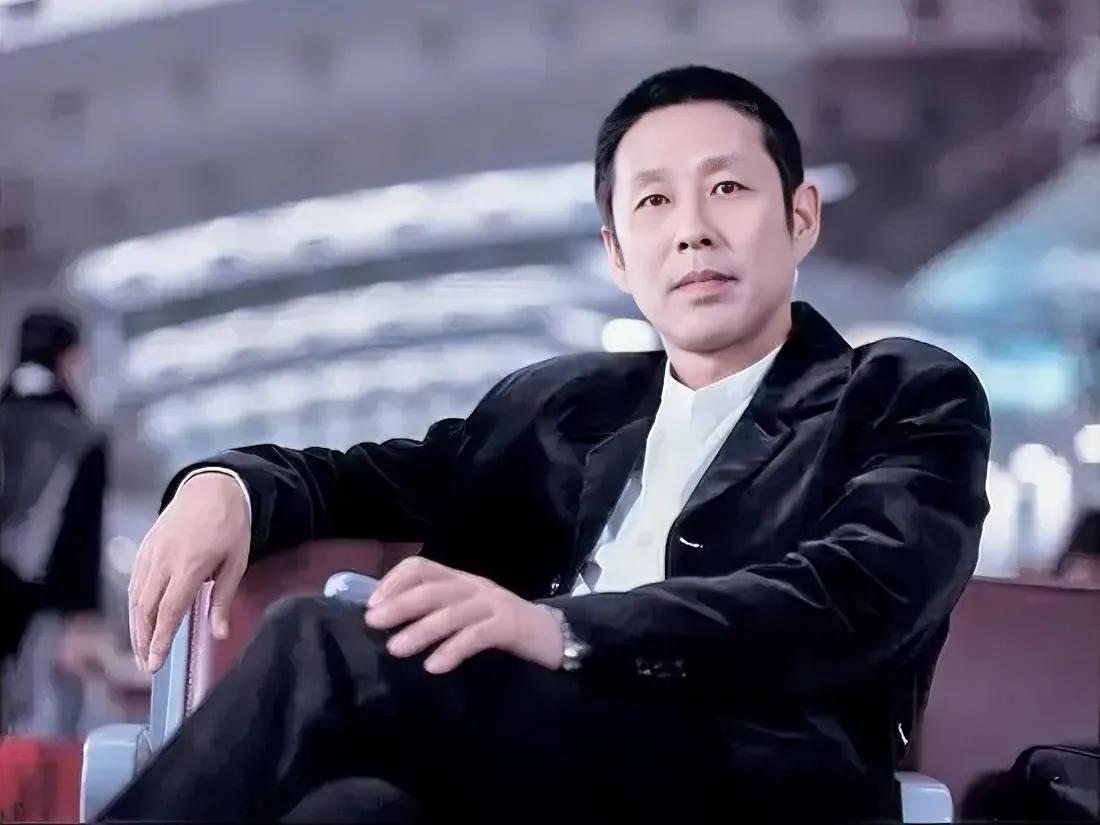 陈道明说：“你们是上山的人，记住，上山的人永远不要瞧不起下山的人，因为他们