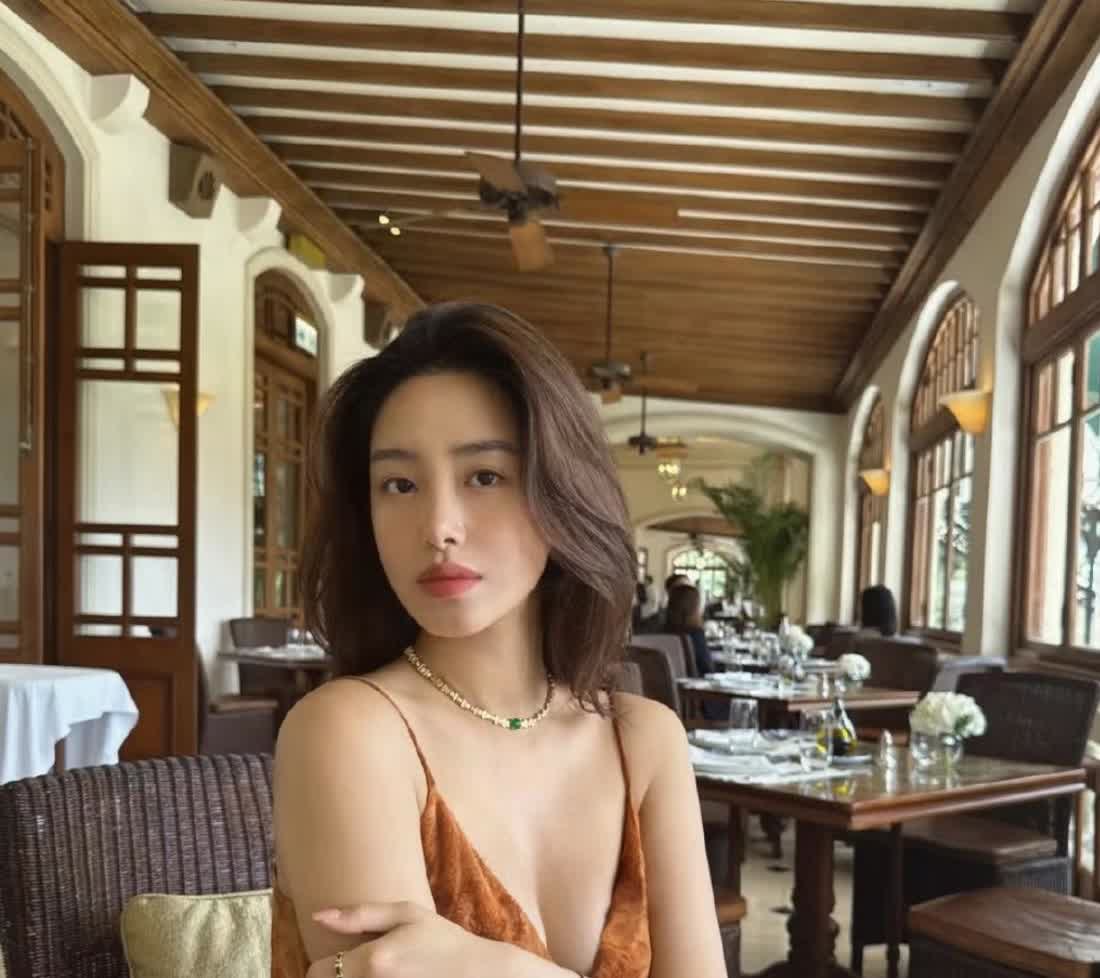 救命啊，这谁看得出是孕妇啊状态好的不得了杨采钰的近照完全看不出她怀孕了