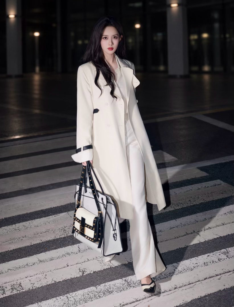孟子义抱撞墙粉丝孟子义安慰撞墙粉丝这是什么气质女人啊，太美艳了[爱心]​​​