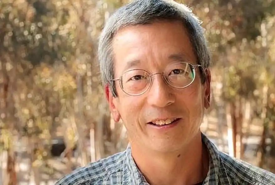 钱永健之死：诺贝尔奖得主为何至死带着钱学森的书？2016年8月24日，美国俄勒冈