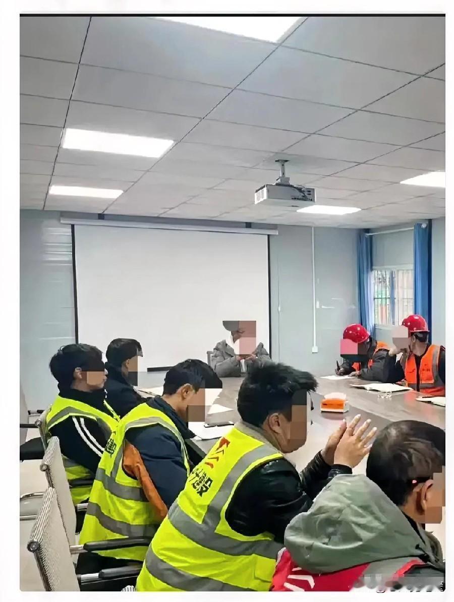 包钢这波操作，直接把我整懵了，刚出完那么大的安全事故，不去查设备，查流程，先