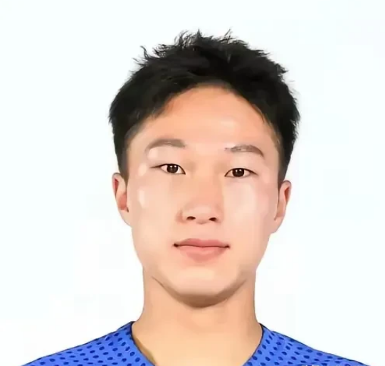 很多人都把输球责任归罪在杨泽翔身上，我觉得送点球黑对手🈶他原因，最主要的问题是