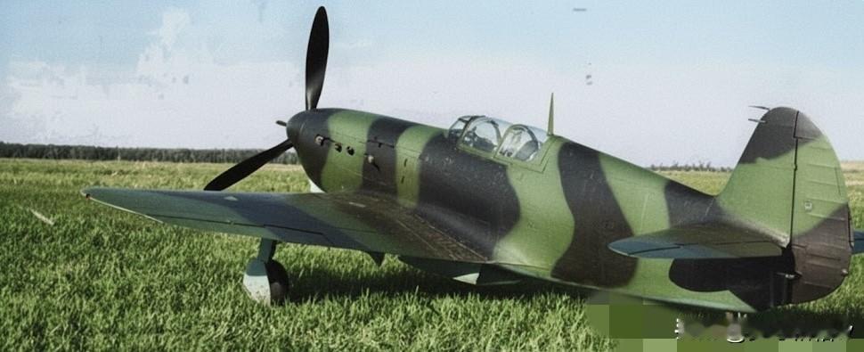 1942年，苏联空军发现，他们需要一种或者几种装备较大口径、威力火炮的战斗机来对