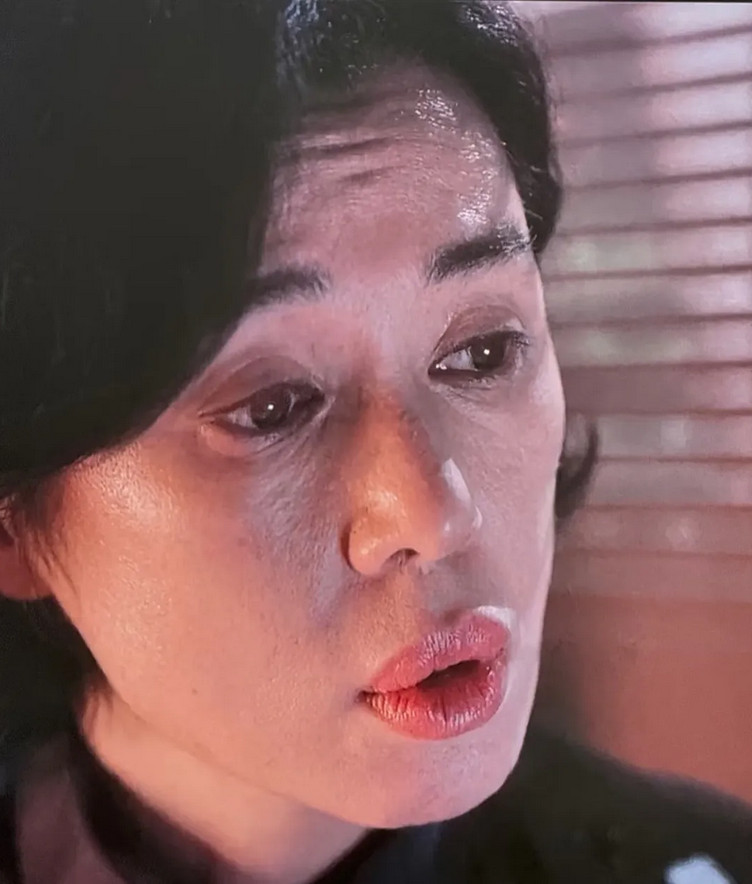 看了《目之所及》之后，有个事实真的不得不承认。选演员未必非要找年轻貌美的，但