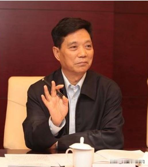 他曾任长沙市委书记。1946年出生，浙江东阳人，1964年参加工作，中共党员，哈