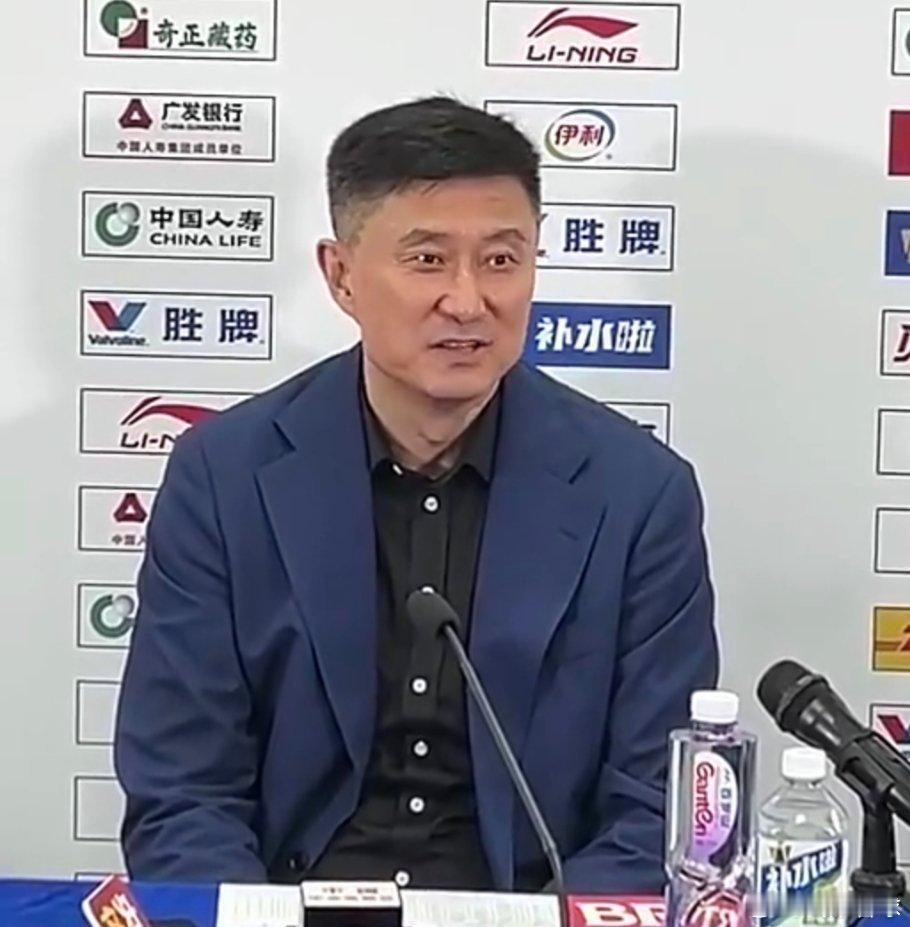 无缘四强是否有些遗憾？杜锋指导表示：“遗憾？我觉得没有什么遗憾，因为如果每个球队