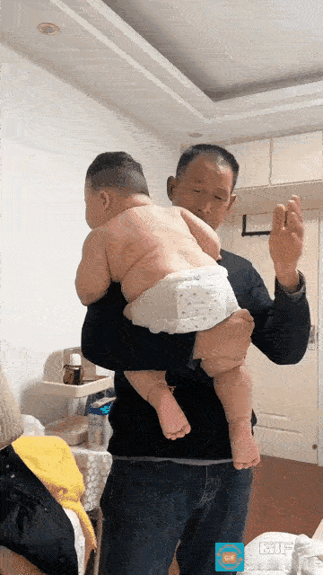 13个月宝宝重达38斤，浑身肉嘟嘟，网友：妥妥的隔代喂养梦中情娃！视频中，