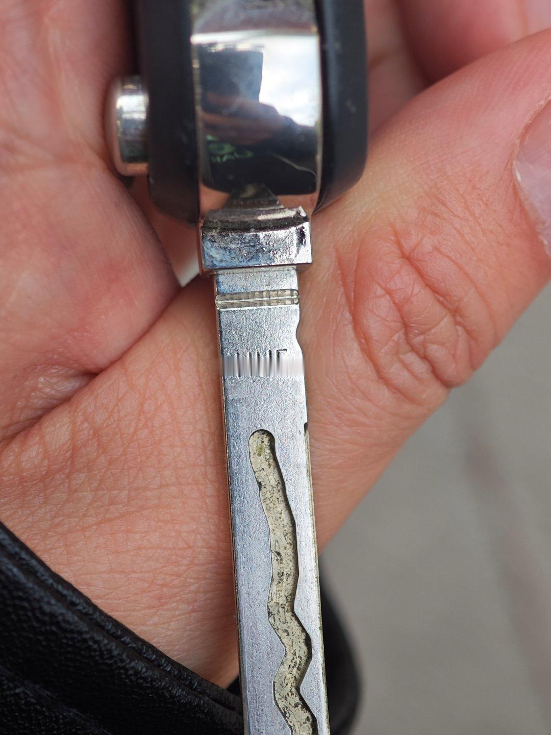 大众汽车国产化搞了40年了，机械钥匙始终还用德国Huf，这就是我经常讲的“你中