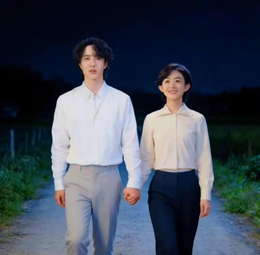 还在磕“王炸姐弟”？求求了，赵丽颖开着推土机都碾过去了，有些人还没走出来呢！