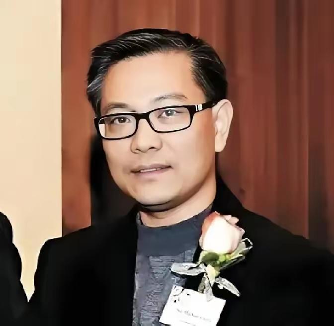 程慕阳这26年算是白折腾了。他以为逃到加拿大，换个名字搞地产，就能把烂账洗干