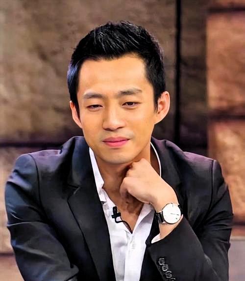 汪小菲直播风波，关于“别人”的故事以前他们家那些事，闹得沸沸扬扬的，舆论压