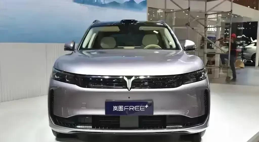 还记得那个“华为不造车”的时代吗？如今“华为系”车型已经成为市场上的香饽饽。