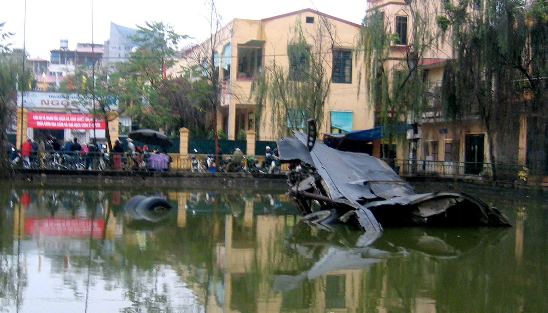 伊朗危险了，美军轰炸机可能要出击了。据TWZ战区报道，当地时间9日，三架美国空军