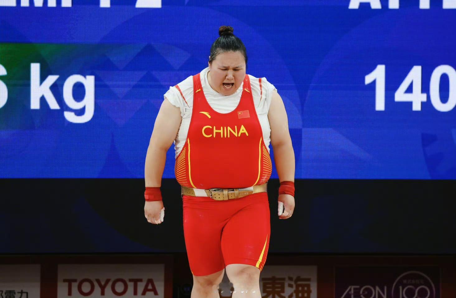 别被忽悠了！中国举重根本没崩！1金谣言背后，真相太现实最近刷短视频，是不是全在说：中国举重彻底不行了