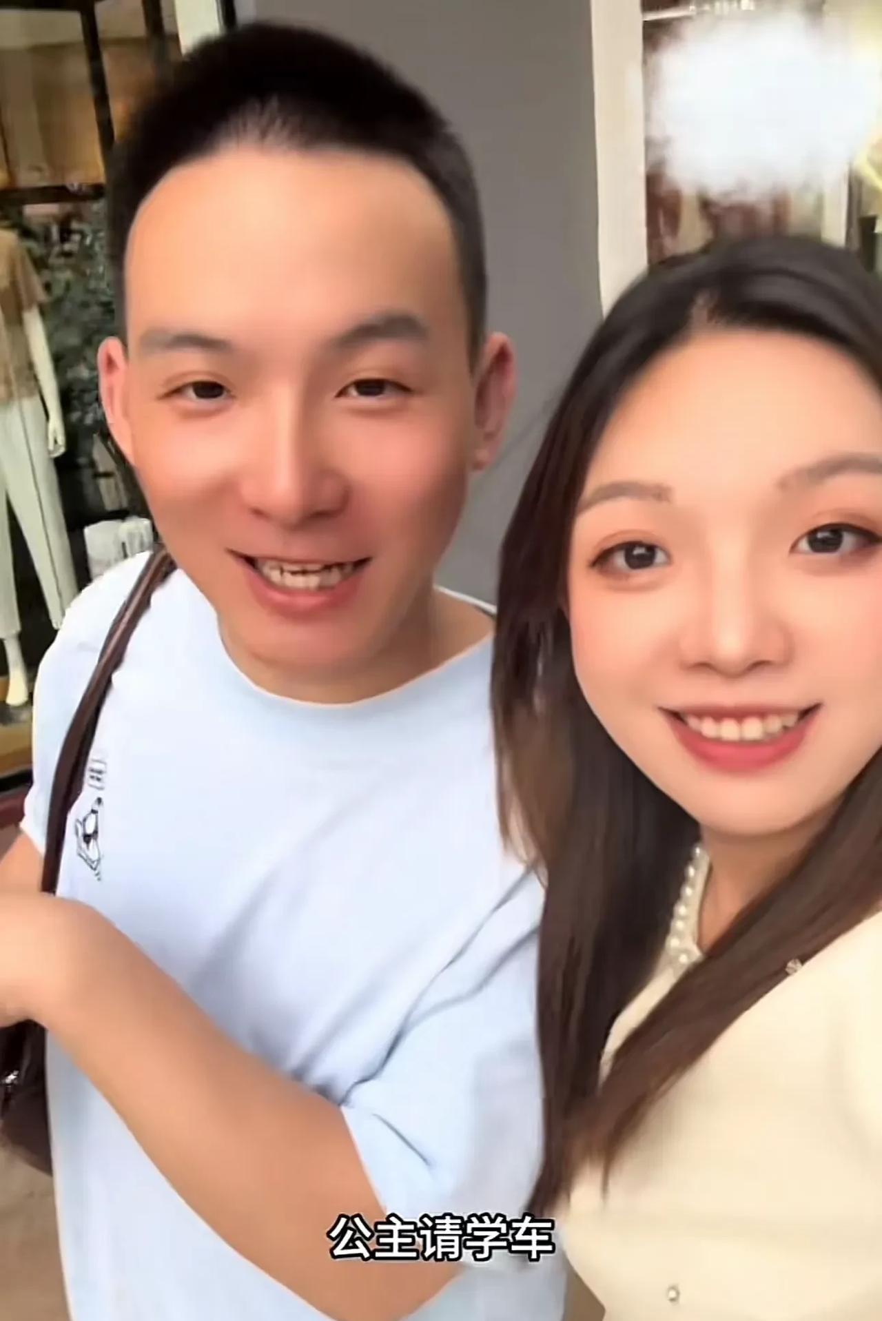 谢浩男学开车又是一年高考季。浩男的假期如何度过？终于同意和大妹一起去驾校学开