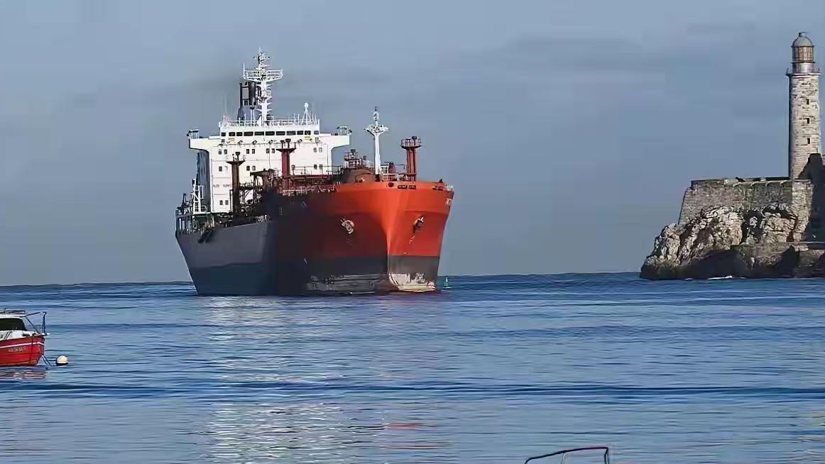 俄罗斯把美帝的单边霸权按在地上摩擦73万桶石油硬闯古巴，这就是冲着美国禁令去