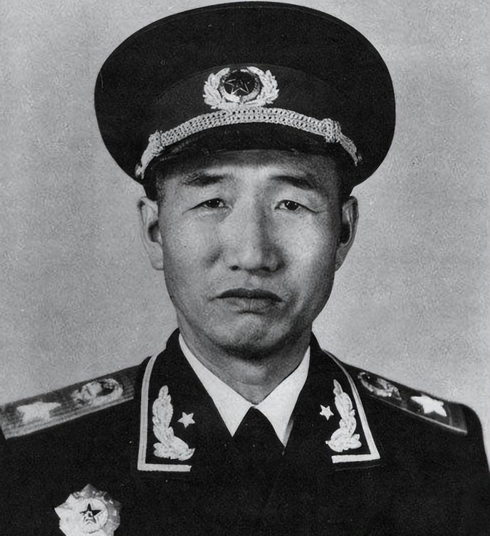 1931年，徐向前出任红四方面军总指挥，蒋介石给阎锡山发来密令：杀徐全家。徐