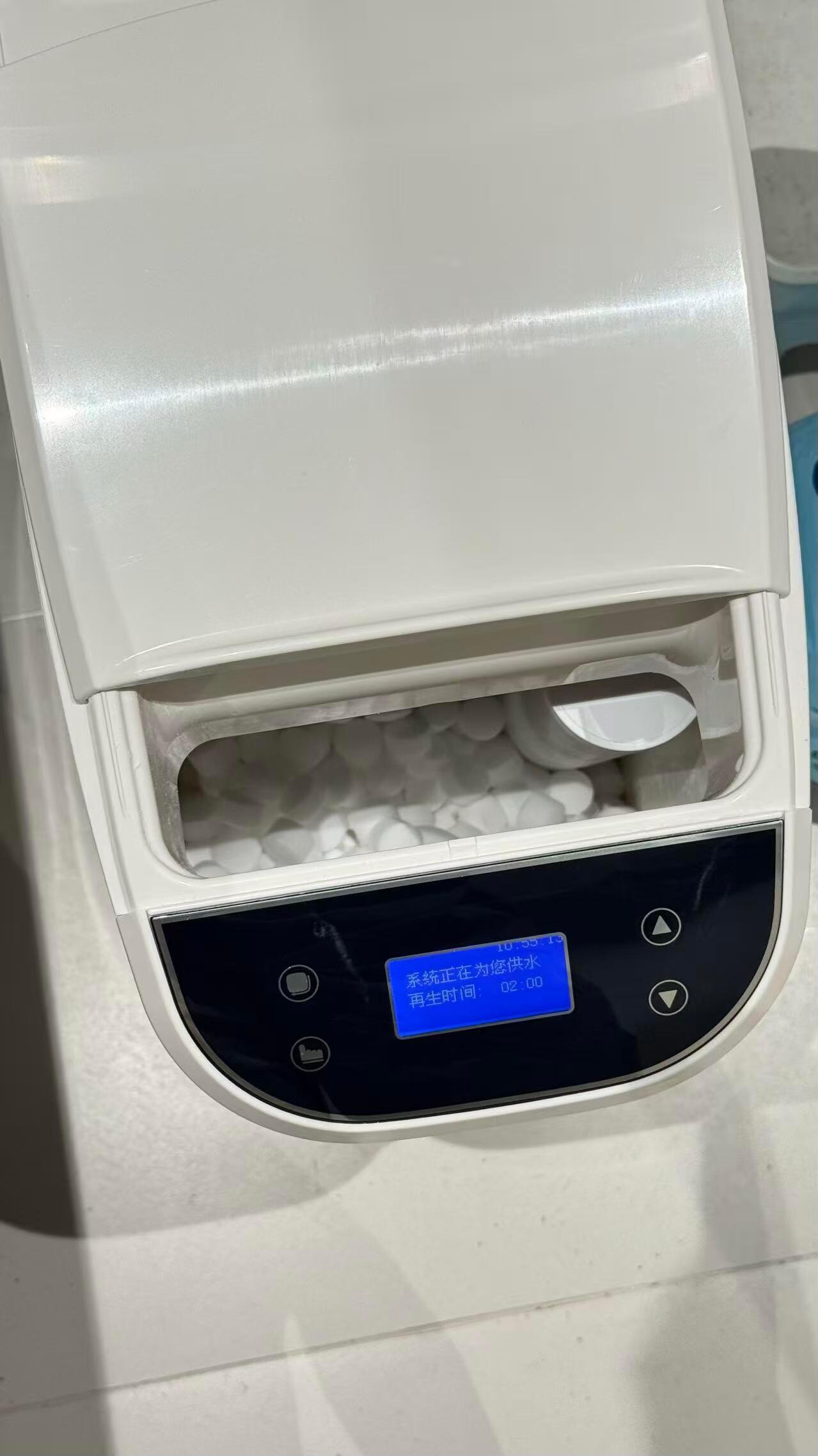 装了净水机还需要装软水机吗不知道大家听没听过硬水和软水？硬水就是含有较多钙离子