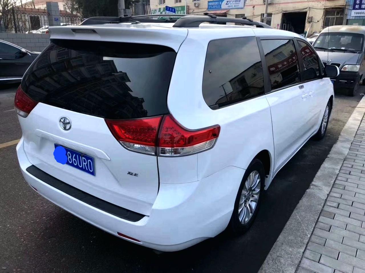 这台车在中国大家都很熟悉，但是它从来就没有被官方引入。它就是丰田塞纳。赛那是丰田