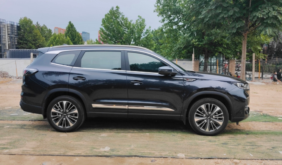 买车需谨慎！想好再入手！24款4月份豪迈除了油耗高点，起步肉点，悬架硬点，空