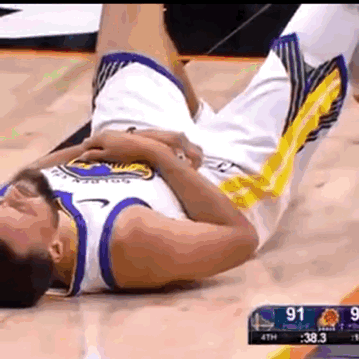 迪龙脏是出了名的，但你招惹“乖乖孩”库里干什么？而且还够损。库里三分出手，迪龙