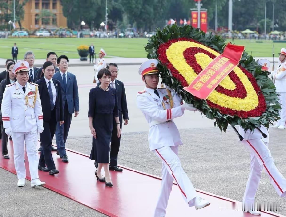 日本首相在外访问，委员长却悄然访华，但这一轮操作，显然没有达到预期效果。北