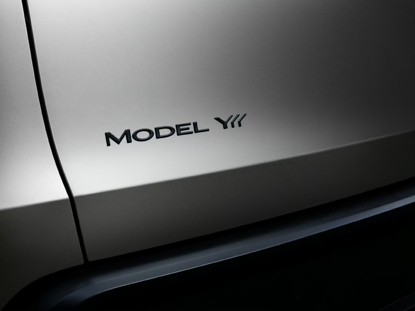 特斯拉ModelYL预估售价40万现款modelY是26.3万起，新款YL肯