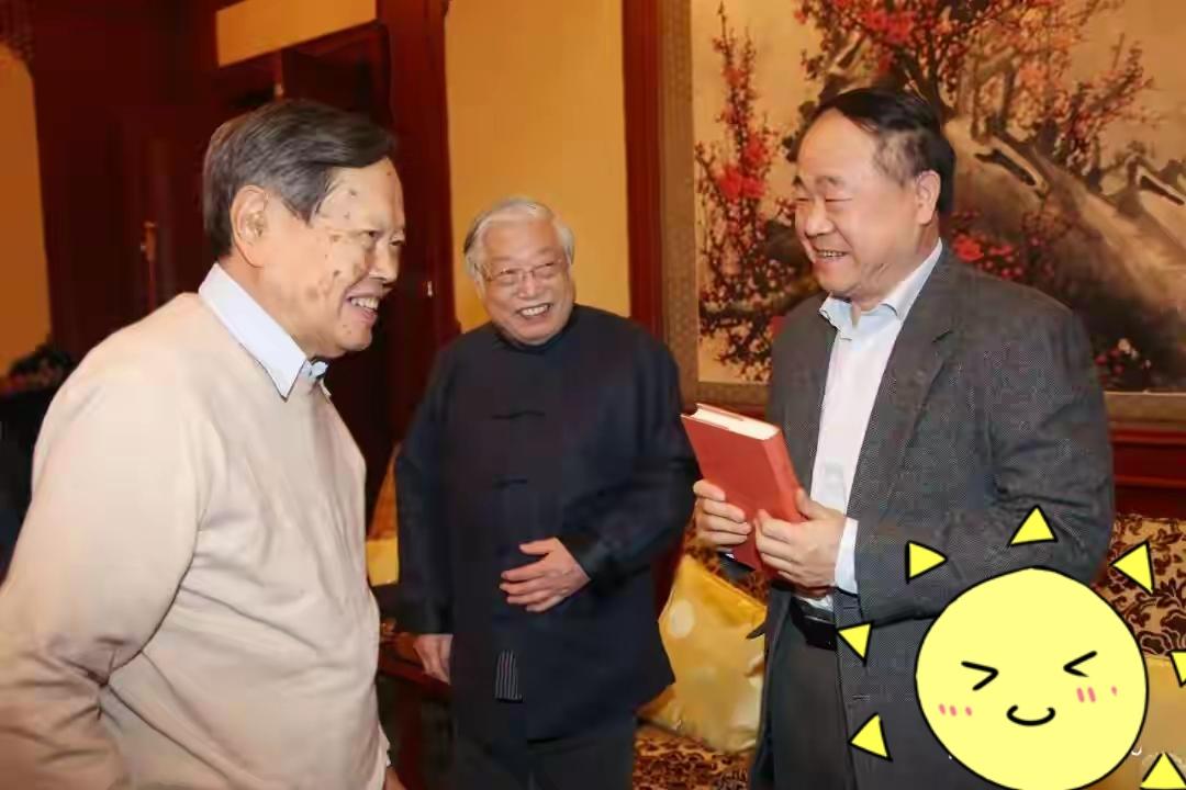 莫言给杨振宁写的那首悼亡诗，哪是简单的文字，分明是两个大师灵魂的隔空回响。“先生