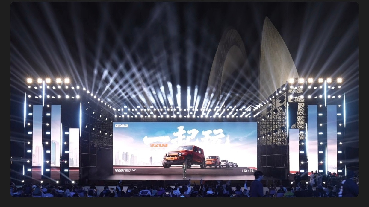 方盒子车型颜值在线还拿了销量冠军，从设计到理念都透着一股敢玩的劲儿，果然好车就得