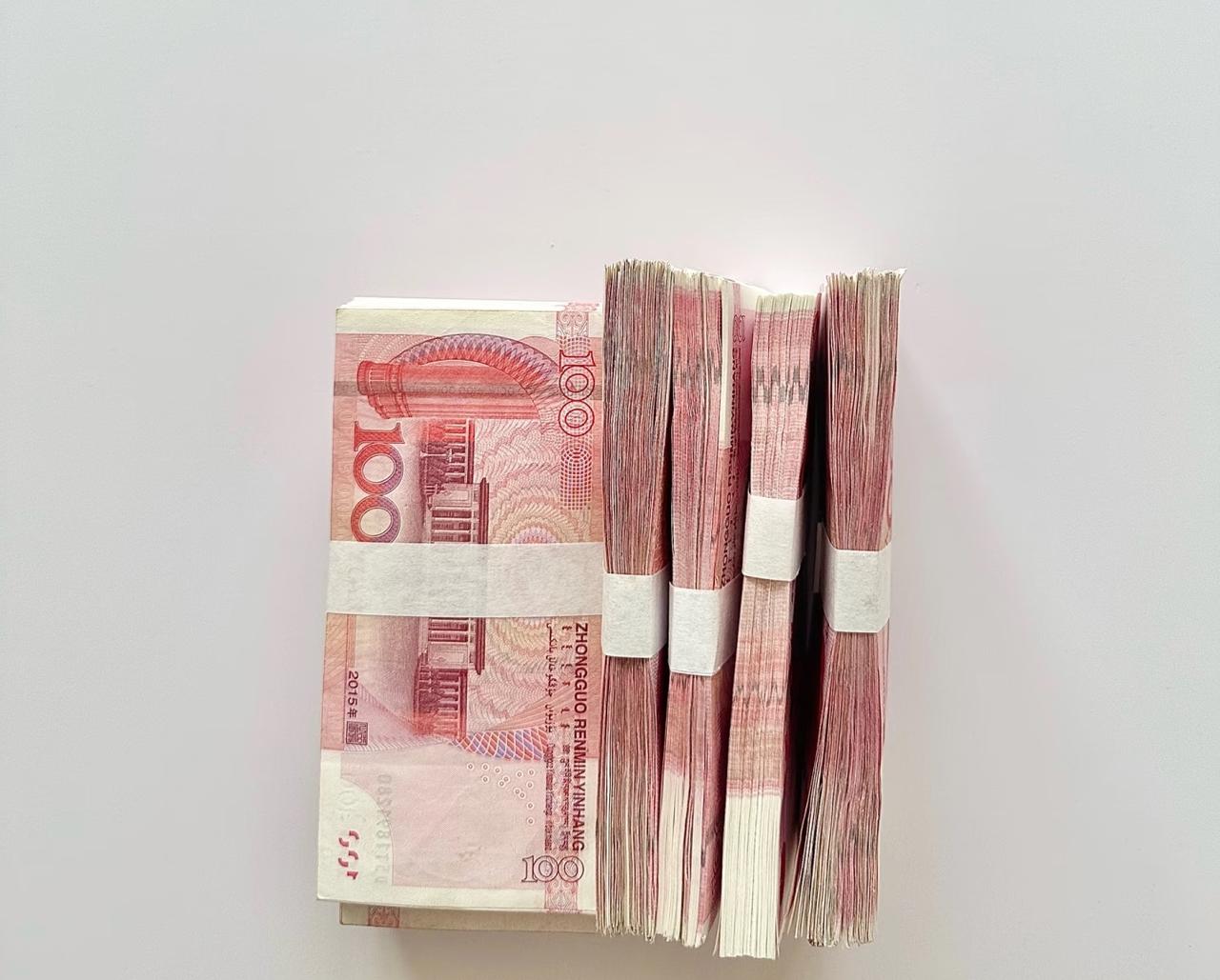 2025年你存钱了吗❓️存到了多少[笑着哭]身边人一聊天，也不知是不是真话他们