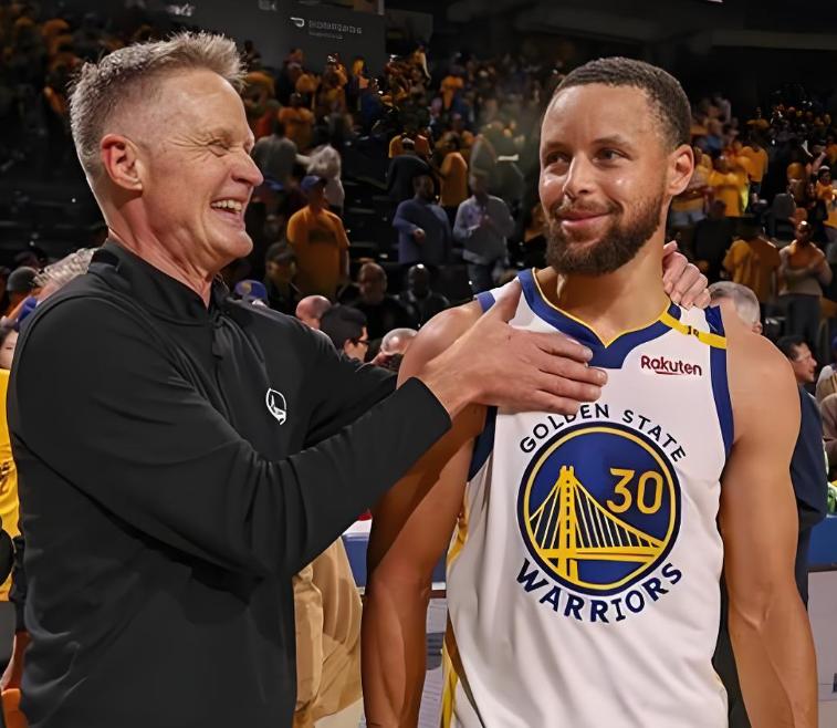 库里昨天复出拿29分，可把科尔嘚瑟坏了，今天直接拿球迷说事了！虽然昨天勇士惜败