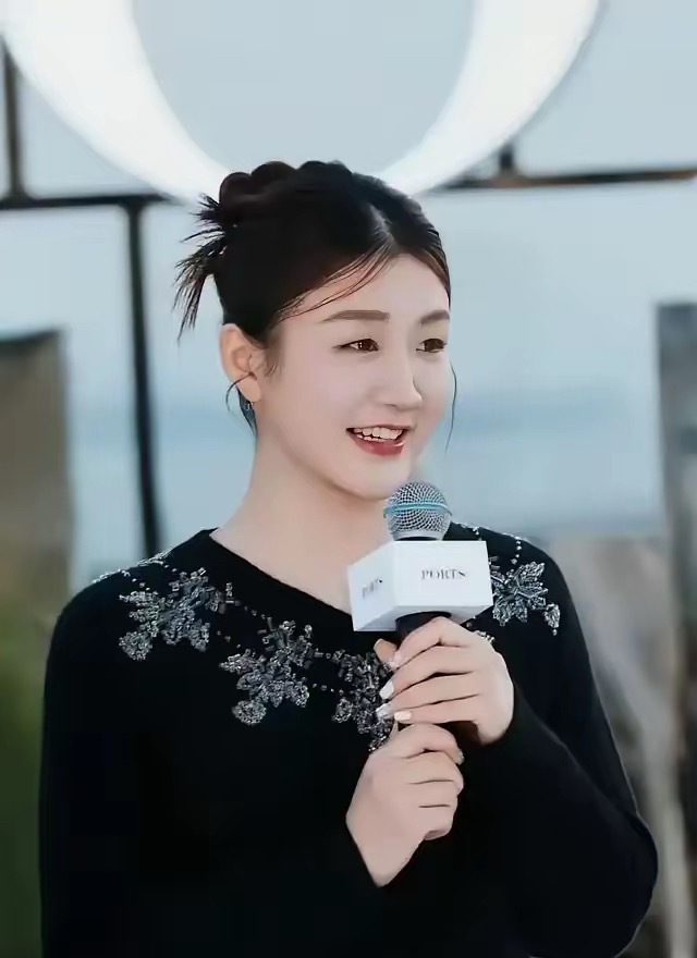 嫁得最好的8位奥运会冠军，个个老公都身家不菲:1，邓亚萍2，王楠3，伏明霞4，张