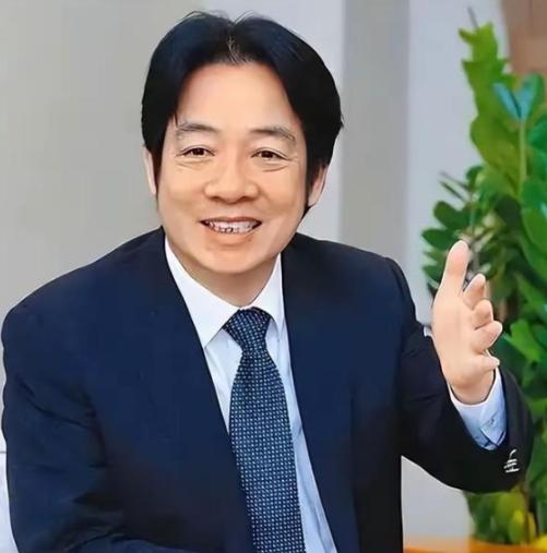 台独分子赖清德发布声明，赖清德突然改口说“国家只有一个，我们都是自己人”，这话听