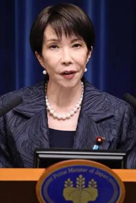 为了选票，高市早苗真的慌了，什么话都说出来了。 近期她在拉选票的时候说了这么